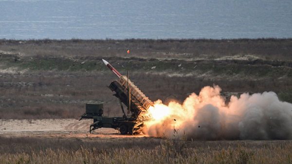 США частково призупинили поставки зброї в Україну