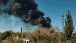 Масштабна пожежа у Дніпрі: досі чутно вибухи