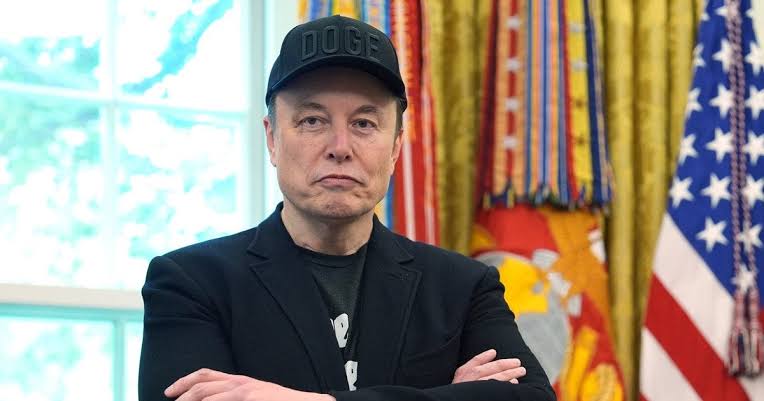 Ілон Маск поширив фейк про «оплачені» поїздки знаменитостей до України